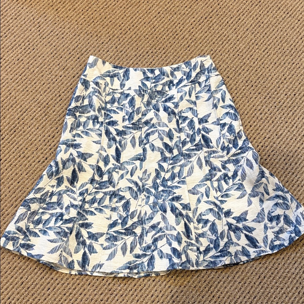Ann Taylor Blue and White Leaf Print A-Line Skirt